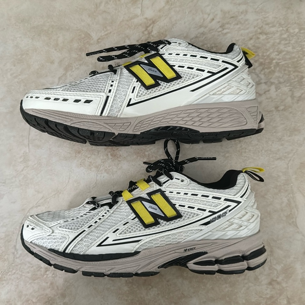 Ganni x New Balance 1906R
